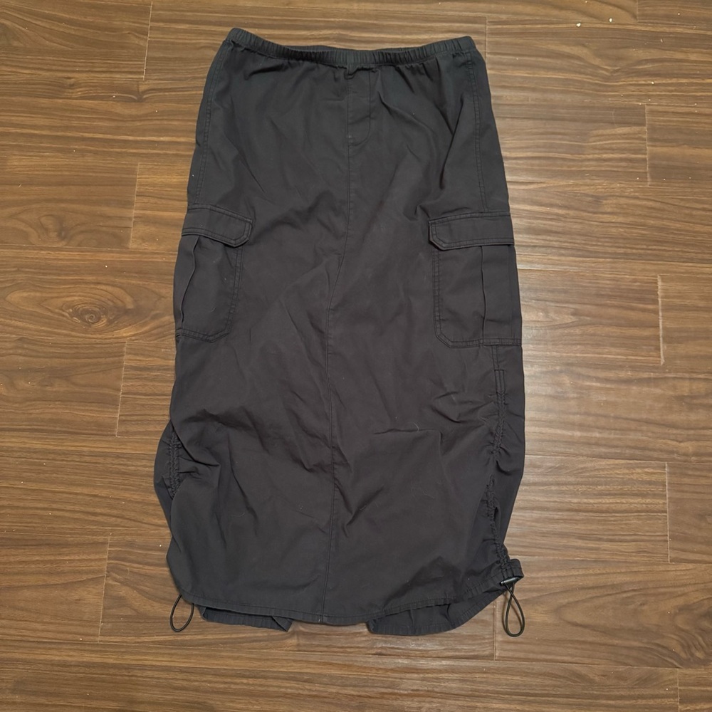 Black H&M cargo maxi skirt size small